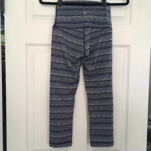 Lululemon wunder under high rise crop - Picture 2 of 4